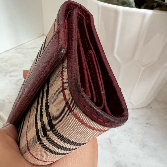 SOLD! Authentic Vintage Burberry Trifold Wallet - Picture 10 of 12